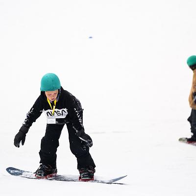 Peer Verblijfcentrum Breugelhoeve 05-04-2026 Indoor snowboard in Snowvalley