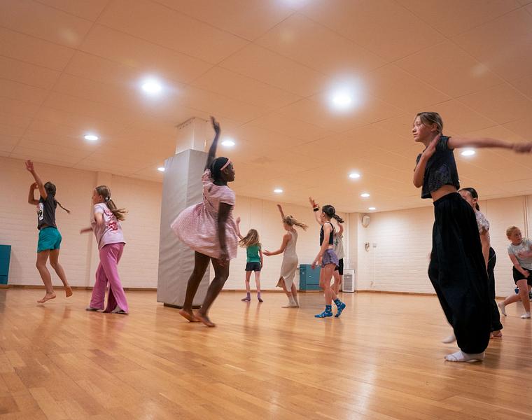 Sportkamp met gym, trampoline, dans en ropeskipping